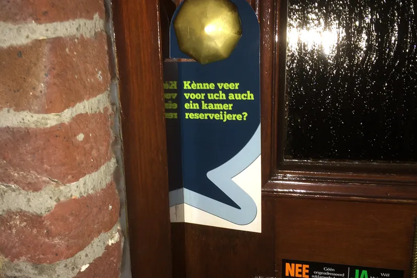 ljthwm12xjgl8345whbfhyb0g deurhanger de sjwaan