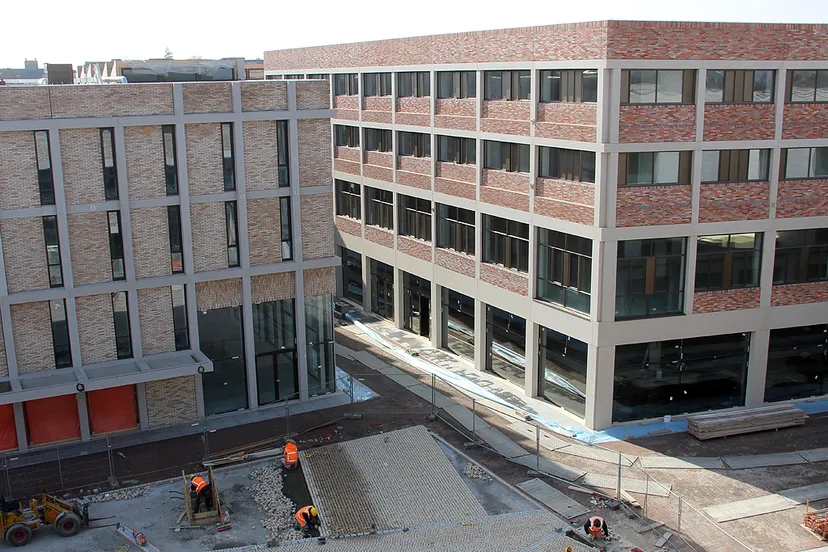 maart 14 2016 ligne blik op plein