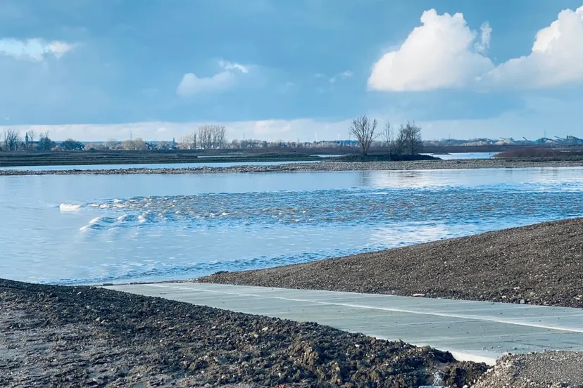 maas bij grevenbicht 6 januari 2022