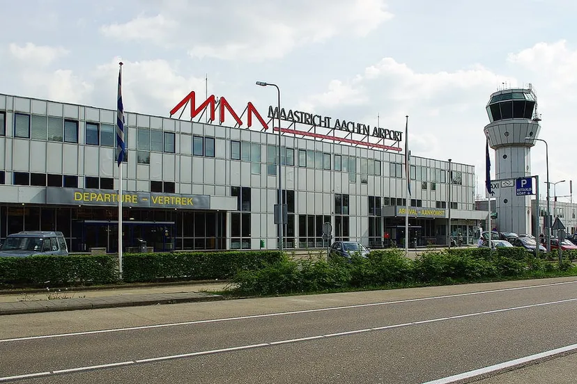 maastricht aachen airport vertrekhal