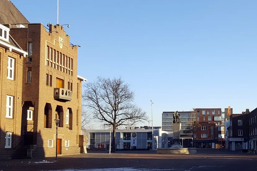 manifestatie gemeentehuis geleen
