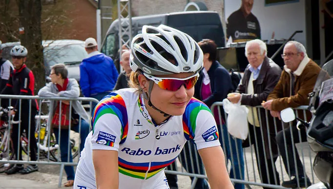 marianne vos la flche wallonne femmes 2013 some guy the best of the best uploaded by kafuffle cc by 20 via wikimedia commons