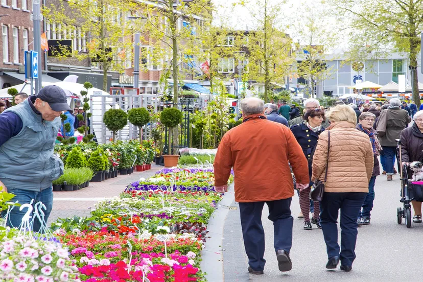 markt op koningsdag in geleen
