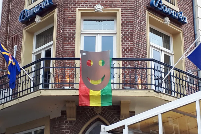 maske begrave balkon de kroon