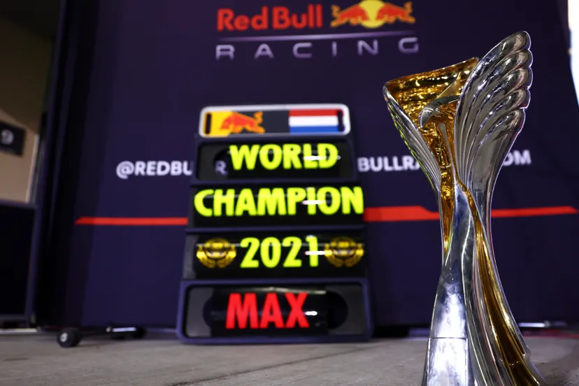 max verstappen f1 wereldkampioen beker