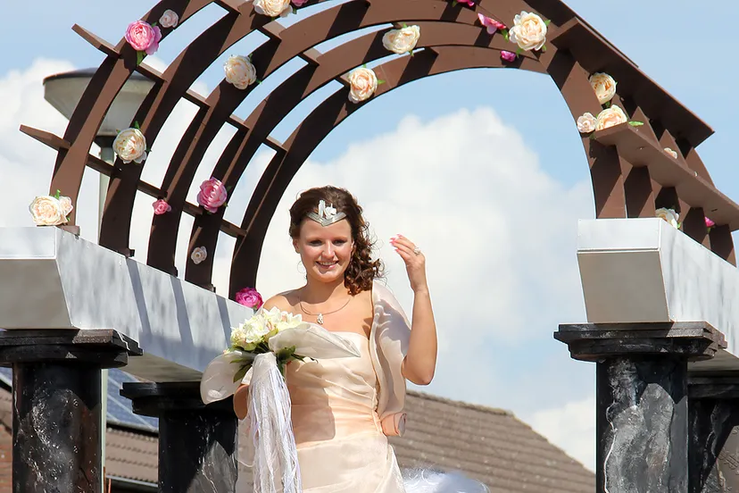 mcoo2v35zhg1m98z4smo35lup robin repkes oogstkoningin 2014 16 9