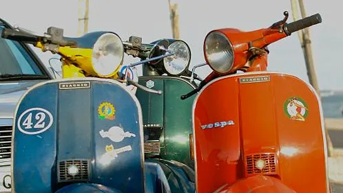 mdsf95dv9eouw8sq00v1zi1pz drie vespa scooters