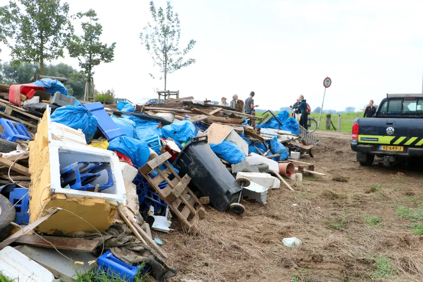 meegevoerd afval hoogwater maas