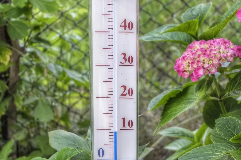 mei koude eerste helft warme dag 9 graden thermometer 398735 1280