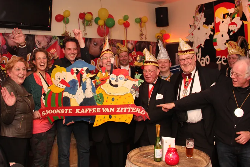 men8j4o7y14srb3wfyf64j7t5 sjoonst verseierde kafee