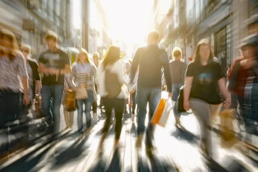 mensen op straat voetgangers