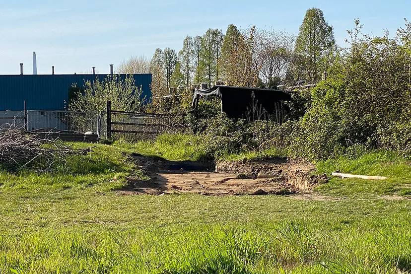 met zoutzuur vervuilde grond afgegraven ringovenstraat