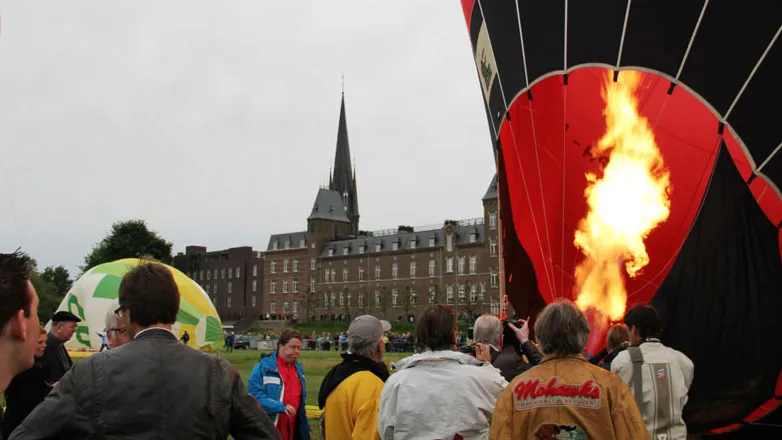 n3h6jyyjkwiimteuz3v6fa1bx 2012 eerste editie zuidlease ballon festival