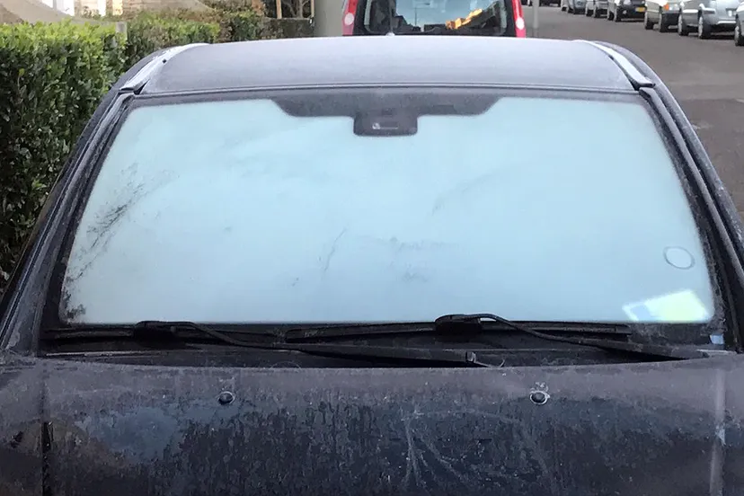 nachtvorst ijs autoruit bevroren autoruit