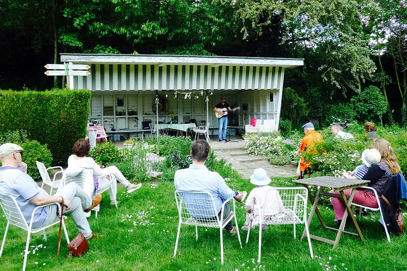 nazomeren in de tuinen tuin agnetenberg