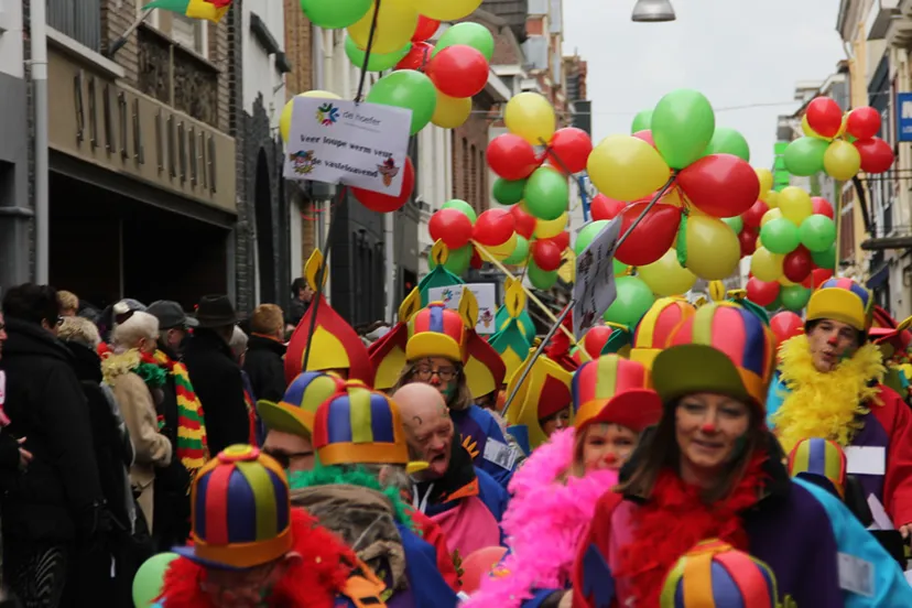 ne0l2ok115gnetene7hf6944g optocht op tv 2