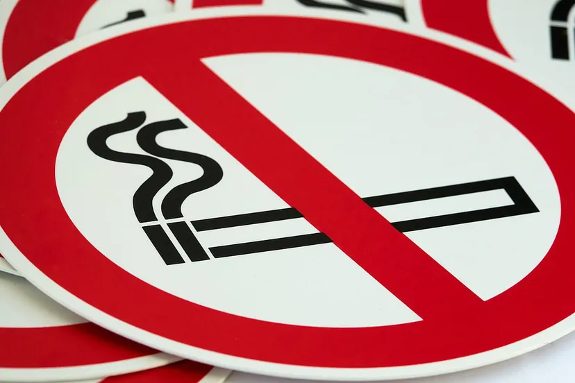 niet roken bordjesjpg cc0 snap it via pixabay