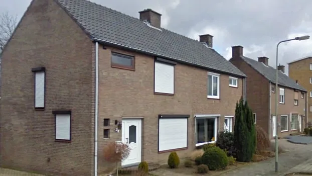 nma18q0wq4d8a9ie4tfi2jlgf rolluiken voor de ramen