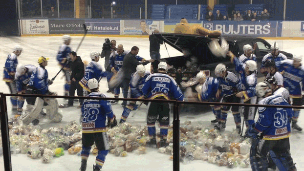 nxngnhzumc7udwgpns9o1bpp2 teddy bear toss 2012