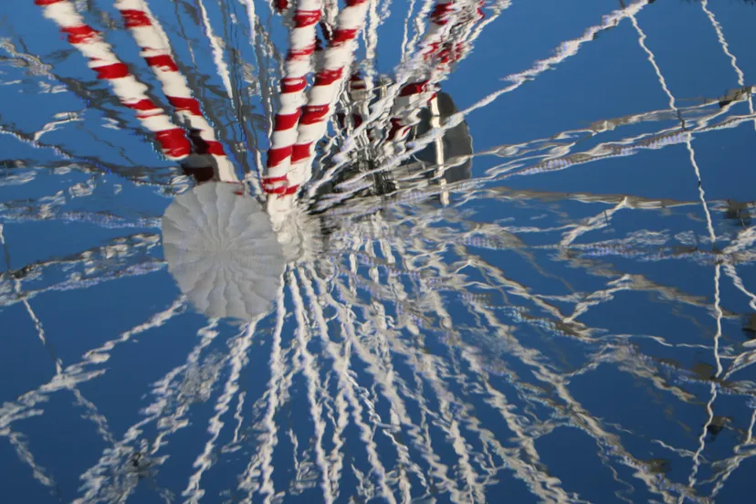 oktober wiesnfest weerspiegeling reuzenrad in stadsgracht