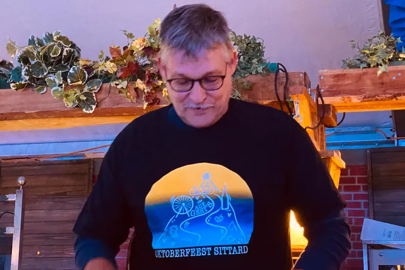 oktoberfeest 2022 brand weizen tenue barmedewerkers