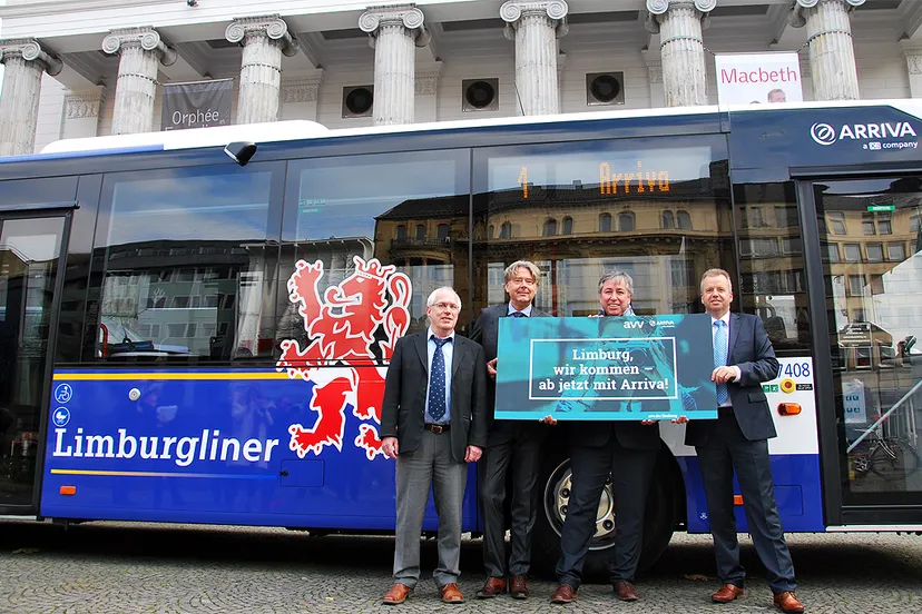 ondertekening arriva en aachener verkehrs verbund