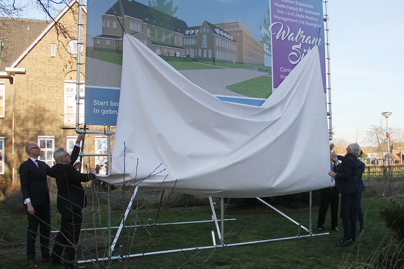 onthulling bouwbord chinees gezondheids en cultuur centrum