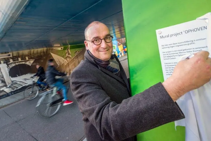 onthulling graffitikunst tunnel poelslaan lebens