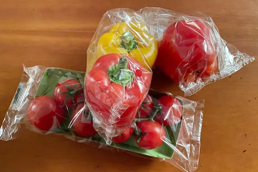 onzinplastic rond groenten