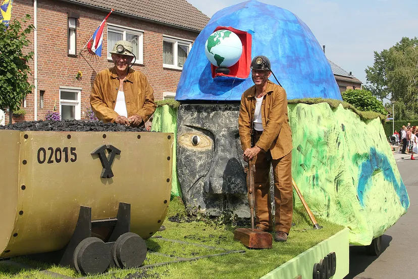 oogstdankfeest berg aan de maas culturele stoet 2015