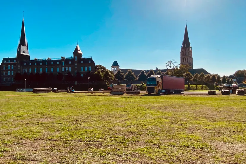 opbouwen oktoberfeest sittard 2022 gestart