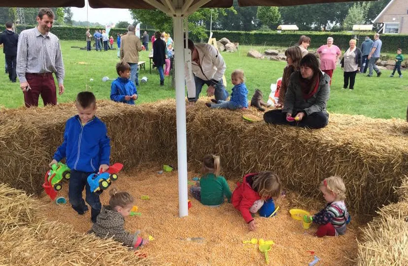 open dag melkveeboerderij in dieteren campina