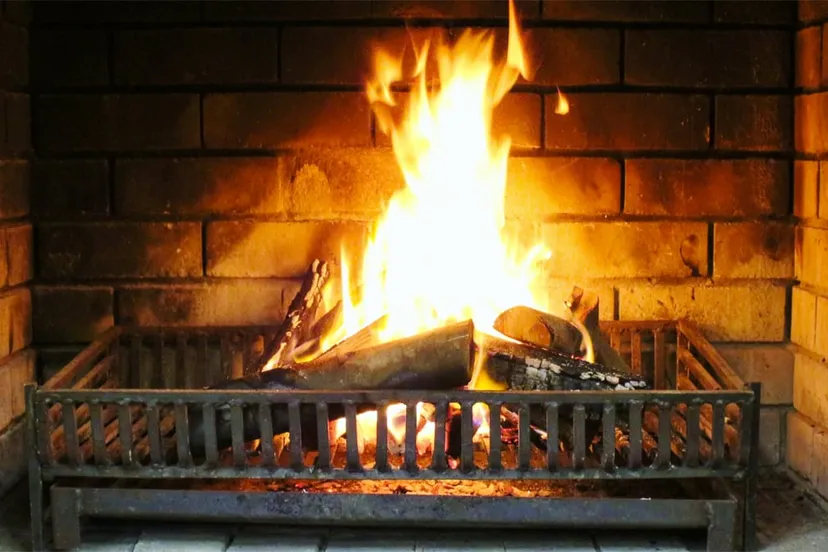 open haard houtrook hout stoken