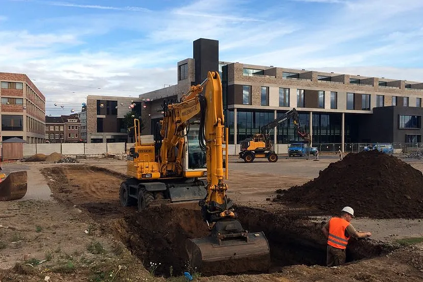 opruimwerkzaamheden voormalige parkeerplaats haspelsestraat augustus 2016