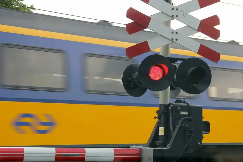 overweg knippend licht trein1