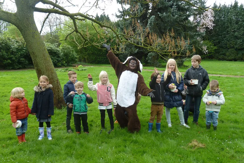 paaseieren zoeken in agnetentuin sittard