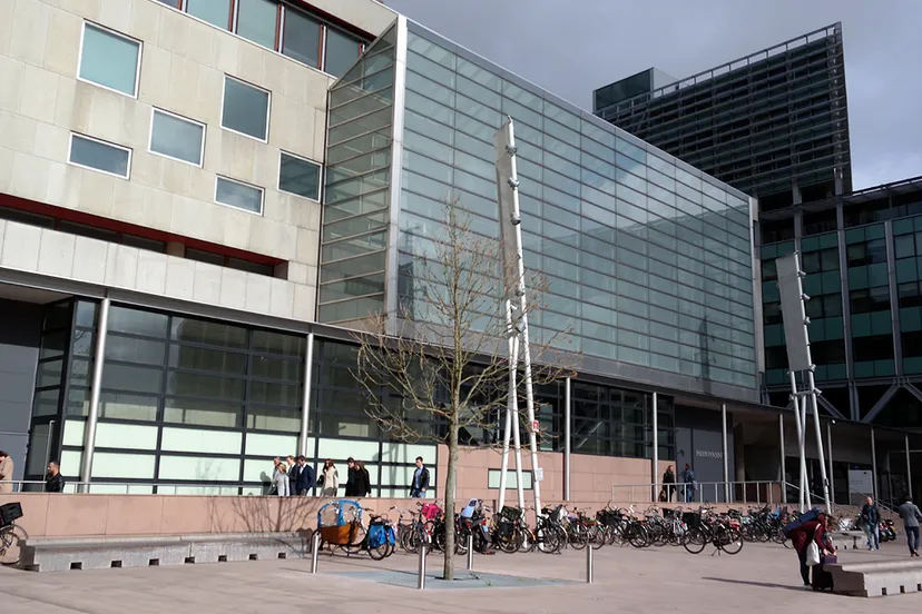 paleis van justitie den haag steven lek cc by sa 40 via wikimedia commons