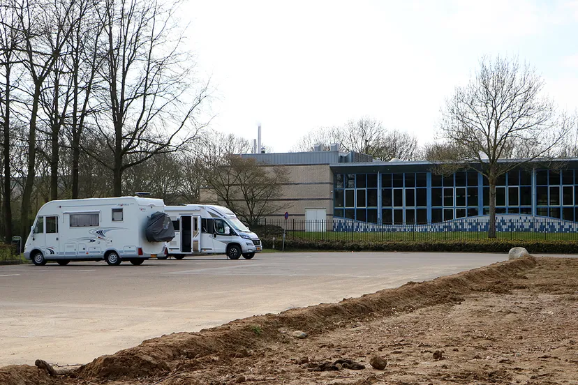 parkeerterrein de nieuwe hateboer fors verkleind