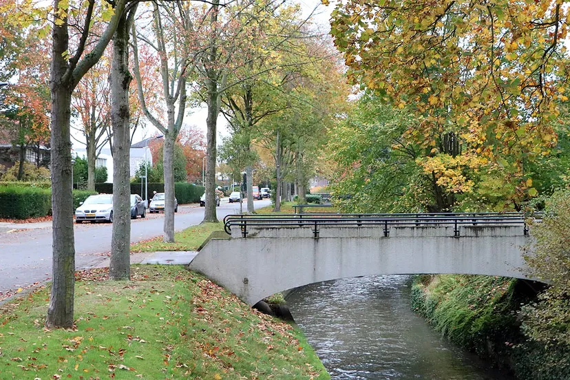 parklaan sittard beek met bruggen naar woningen