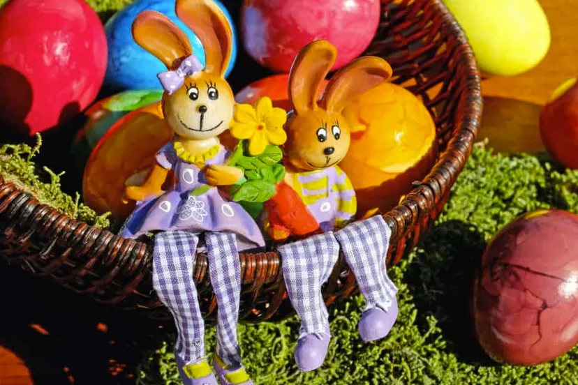 pasen zon mandje eieren