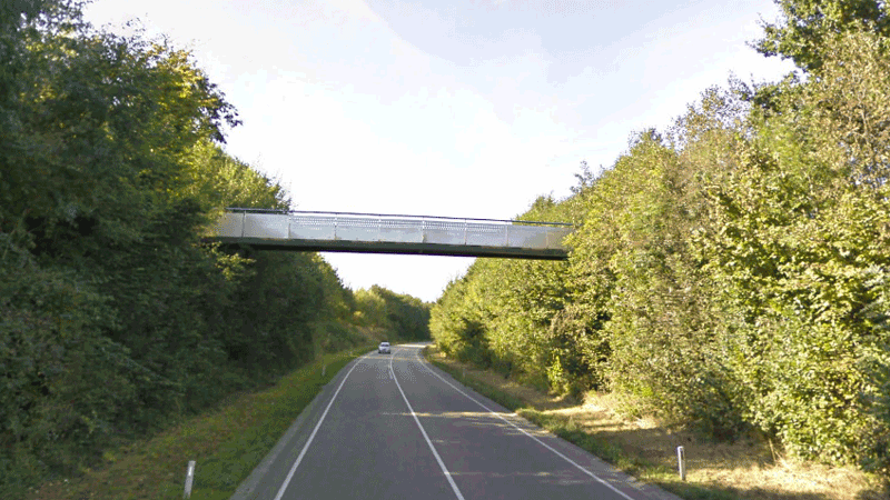 pc2elnr09vuk10lusfgpashut voetgangersviaduct middenweg