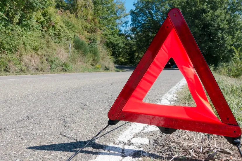 pech onderweg gevarendriehoek cc0 via pxhere