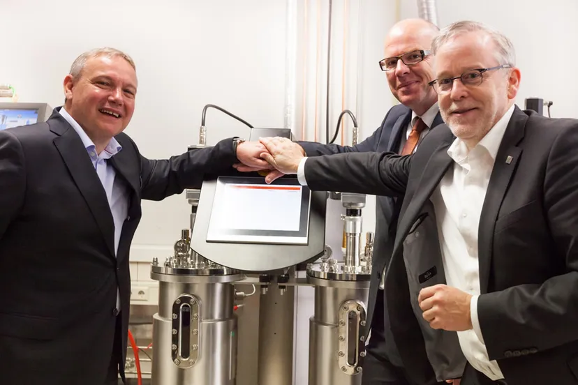 persbericht isobionics 20150624 opening