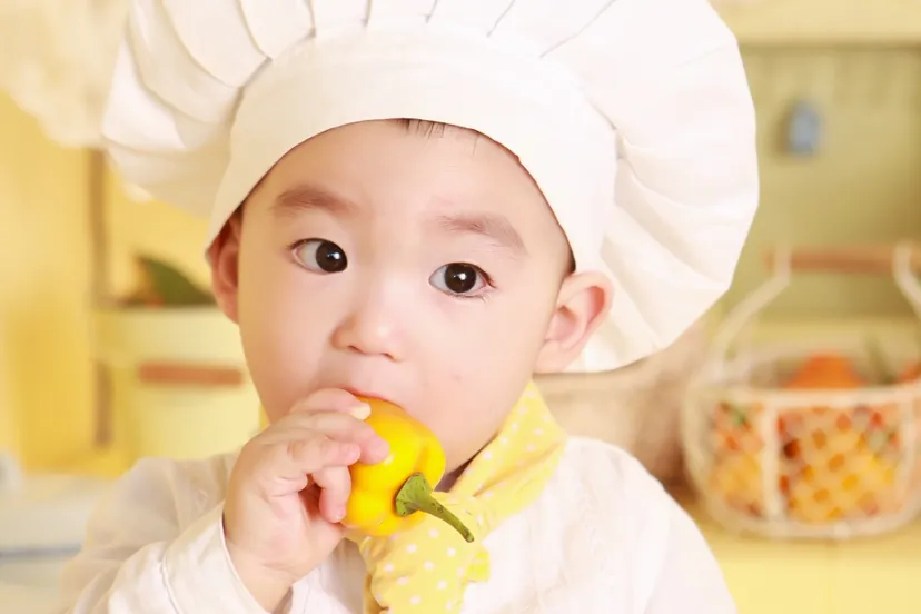 person cooking kitchen child yellow baby 1075665 pxherecom 1