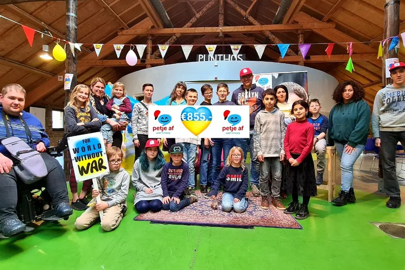 petje af opbrengst vredesmarkt voor oekraicc88ne