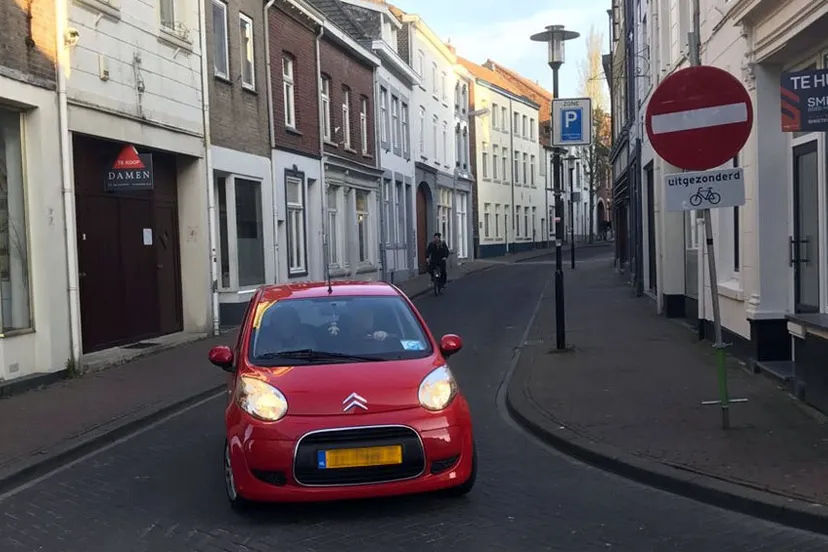 piutstraat rijrichting omgekeerd