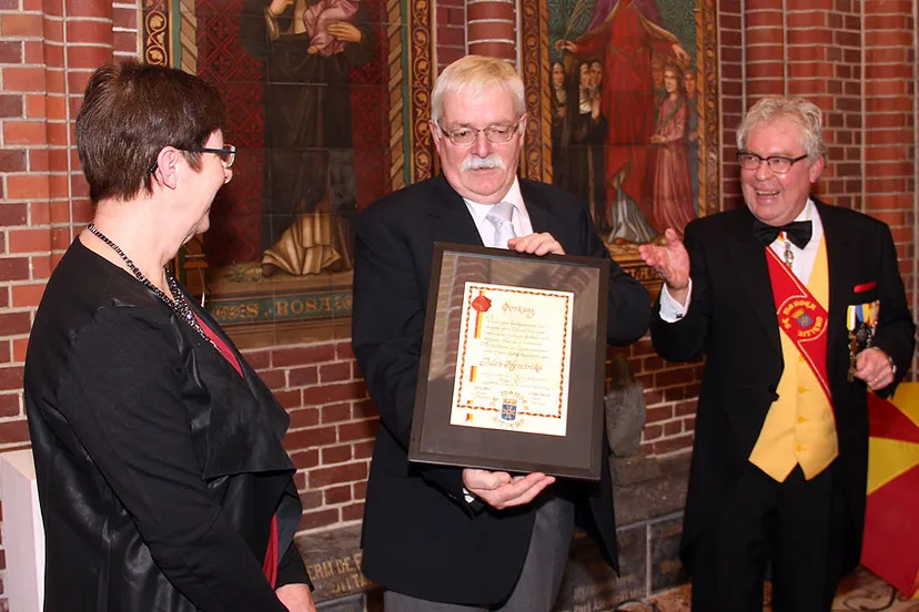 pkqfjxkqnq94focvojerx95al jules hendriks ontvanger ziepesjprenger 2014 oorkonde