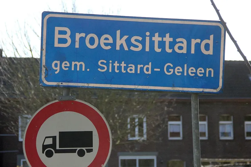 plaatsnaambord broeksittard