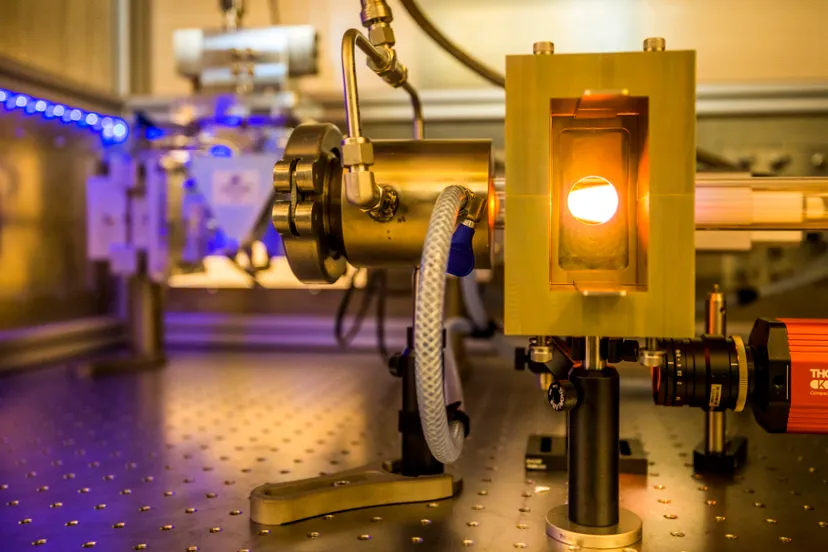 plasmainstallatie in brightsite plasmalab opening 18 november 2021 pb