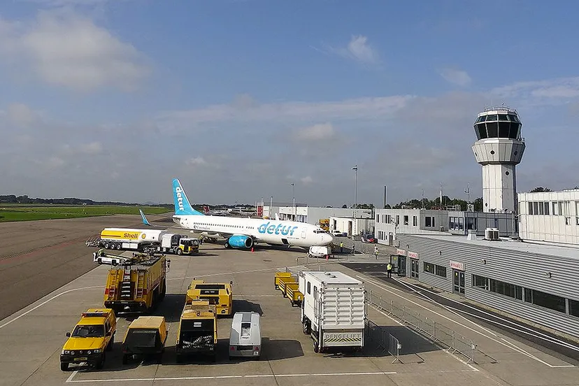 platform vliegveld maastricht aachen airport
